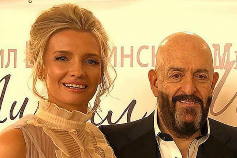 72-летней Шуфутинский тайно женился на танцовщице