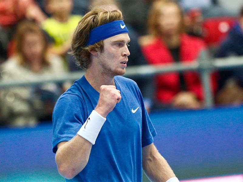 Андрей Рублев выиграл теннисный турнир в Санкт-Петербурге