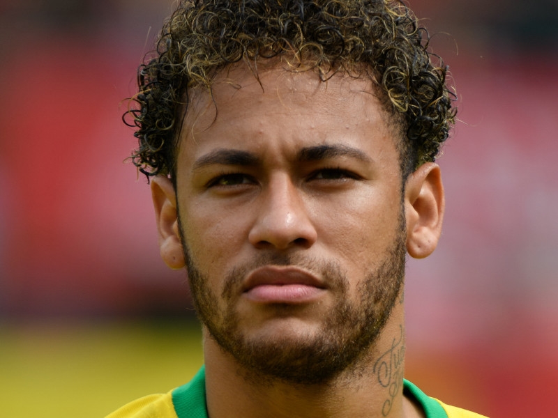 Неймар вышел на второе место в списке лучших бомбардиров сборной Бразилии по футболу
