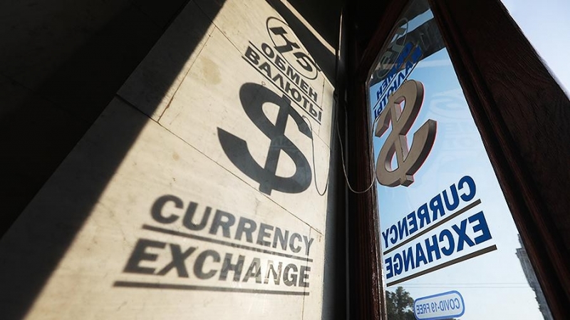 Путин заявил о непредсказуемости курса доллара в случае победы Байдена