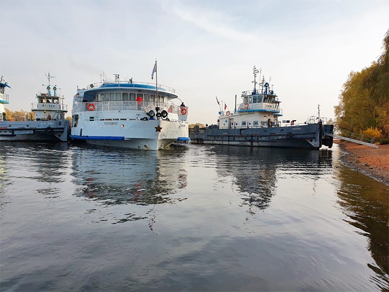 В районе Луховиц на Оке  теплоход получил пробоину и  причалил к берегу