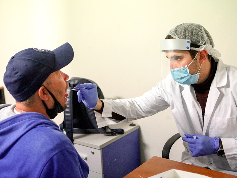 В России новый рекорд суточного прироста заболевших коронавирусом - 12 846 человек