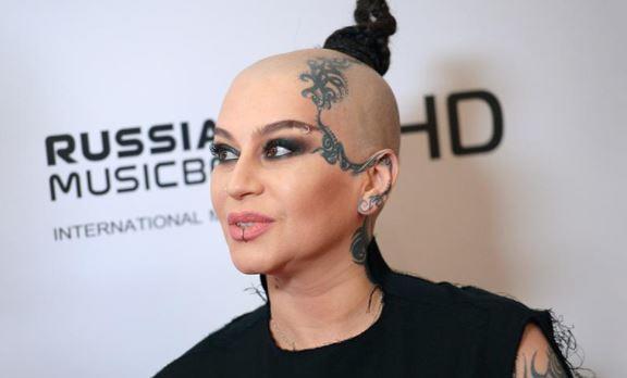 За что Наргиз винит себя после смерти отца