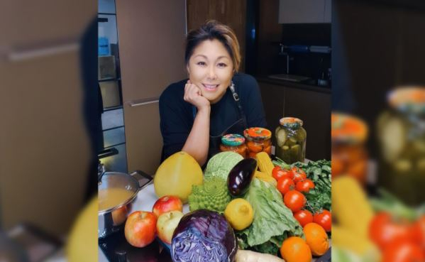 Анита Цой объяснила, почему перестала общаться с отцом