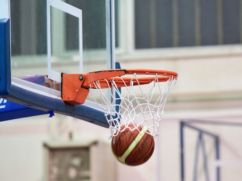 Баскетболисты "Химок" одолели "Зенит" в российском дерби Евролиги