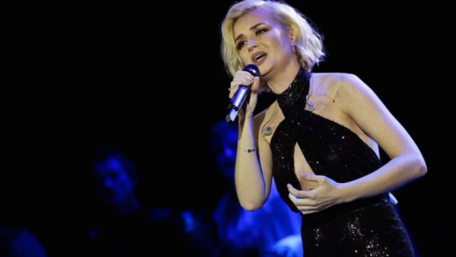 Гагарина похвасталась мускулами и задумалась о карьере оперной певицы