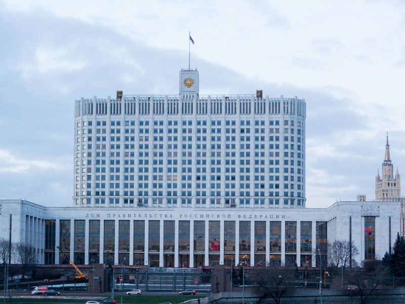 Губернаторам поручили вводить коронавирусные ограничения без вреда для экономики