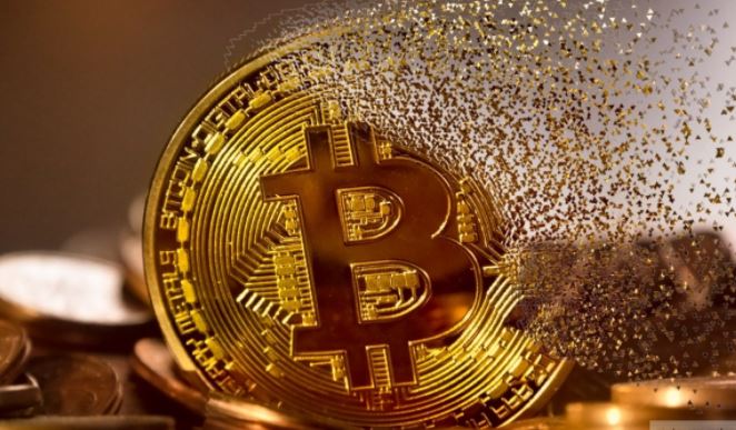 Инвесторы ожидают резких колебаний курса биткоина до Нового года