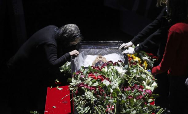 Проститься с Виктюком из родственников пришла только его племянница