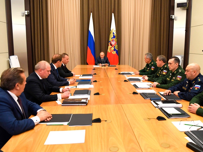 Путин назвал имена погибших членов экипажа сбитого азербайджанцами над Арменией российского вертолета