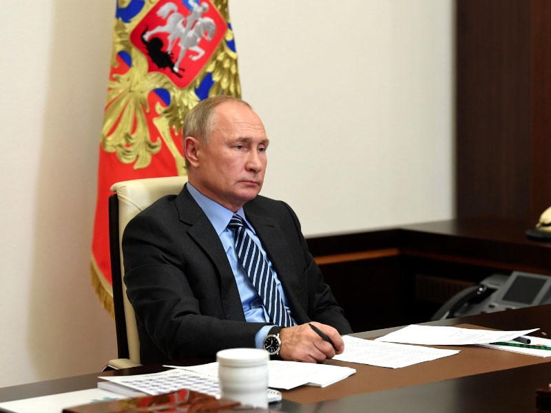 Путин поздравил Санду с избранием на пост президента Молдавии, тогда как Додон намерен судиться