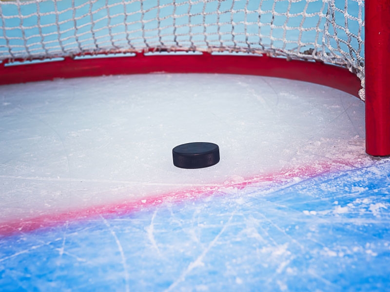 Российские хоккеисты разгромили финнов на старте Евротура молодежным составом