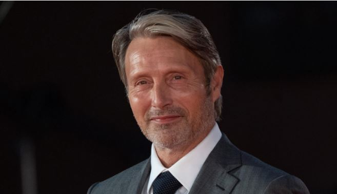 Студия Warner Bros. нашла замену Джонни Деппу в «Фантастических тварях — 3»