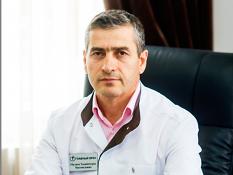 В Дагестане отстранили от работы главврача больницы, получившего награду Путина за борьбу с коронавирусом. Врио главы региона его восстановил