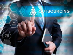 Что в себя включает ИТ-аутсорсинг?