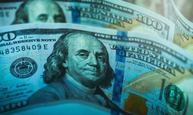 Экономист Хазин спрогнозировал исчезновение доллара в мире