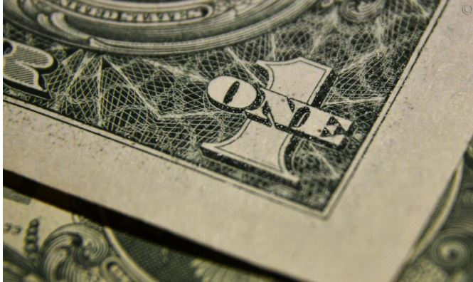 Финансист рассказал, когда лучше продавать доллары