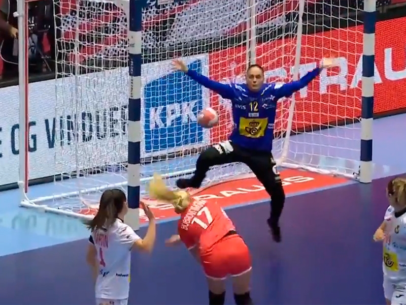 Гандболистки сборной России победно стартовали на чемпионате Европы