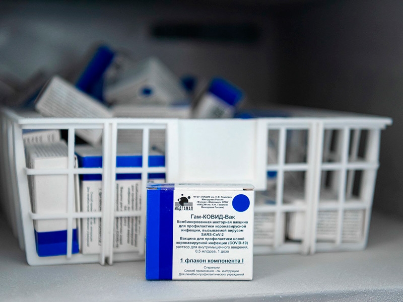 "Медуза": российские фармкомпании оказались не в состоянии массово произвести один из двух компонентов "Спутника V"
