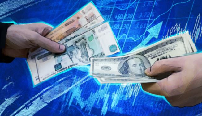 Решения ОПЕК+ помогли рублю обновить трехмесячный максимум