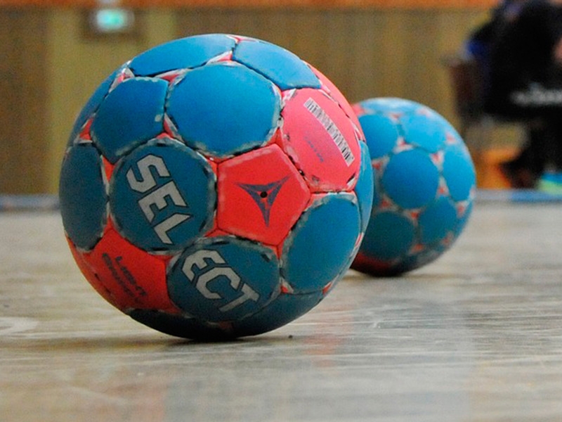 Российских гандболиток требуют выгнать с чемпионата Европы за оральную эстафету