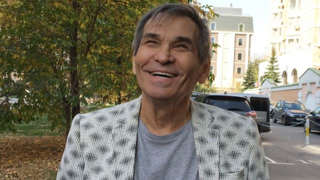 Виновницей госпитализации Бари Алибасова оказалась обезьяна