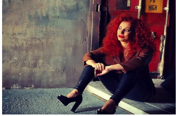 Бывшая солистка «Ленинграда» посоветовала звездам поголодать