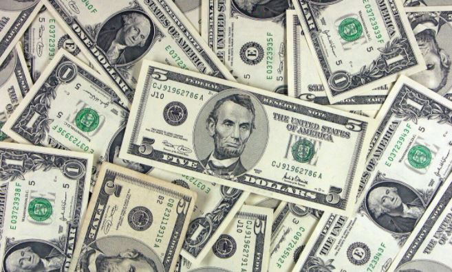 Раскрыта оптимальная стратегия закупки валюты в начале 2021 года