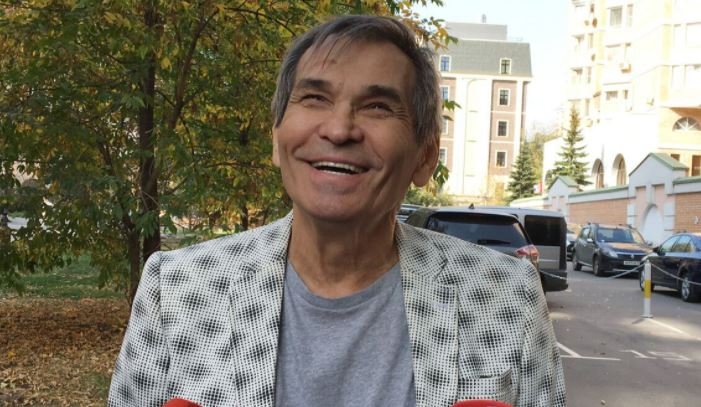 Бари Алибасов не может отыскать туалет из-за проблем с памятью