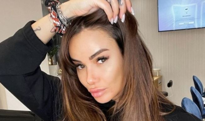 Айза призналась, что выходила замуж без любви