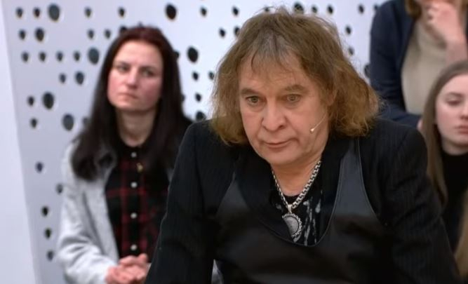 Александр Добрынин скорбит о смерти кота больше, чем о потере матери