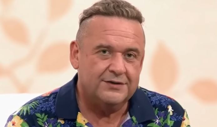 Юморист Александр Морозов избавился от лишней кожи после похудения