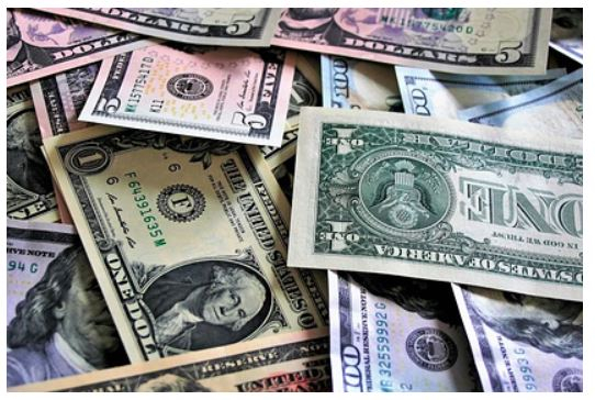 Курсу доллара предрекли обвал к концу апреля