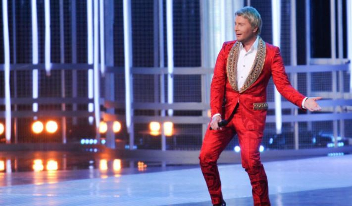 Подавший заявку на МРОТ Басков раздает деньги подписчикам