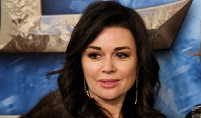 Экранный сын Заворотнюк рассказал, в чем состоит феномен популярности актрисы