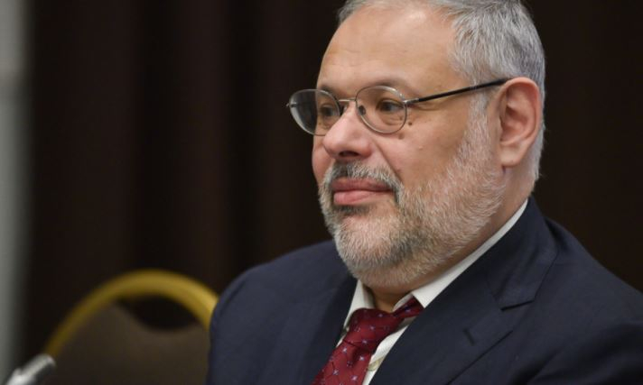 Хазин объяснил, зачем Гайдар уничтожил сбережения советских граждан