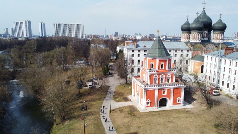 Москвичей предупредили о пробуждении клещей