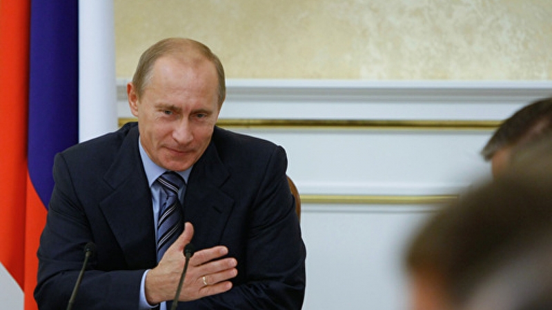 Путин предложил увеличить зарплату космонавтам