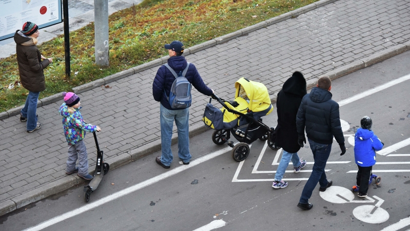 В Минтруде разъяснили порядок выплат на детей из неполных семей