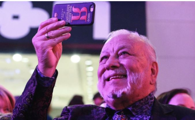 Врачи не пускают Филиппа Киркорова в больницу к отцу