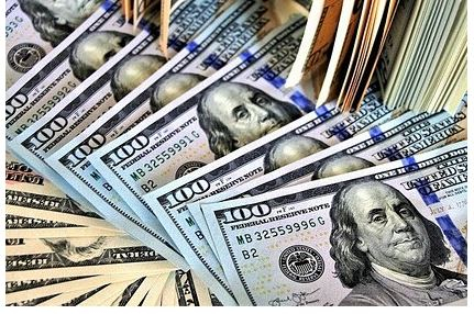 Аналитик предсказал россиянам доллар по 60 рублей