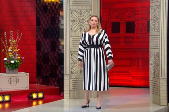 Историк моды Васильев показал моментально стройнящее платье