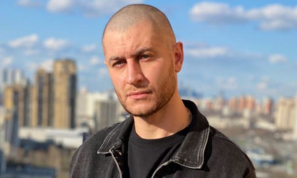 Подписчики обвинили Даву в лицемерии из-за поездки на место трагедии в Казани