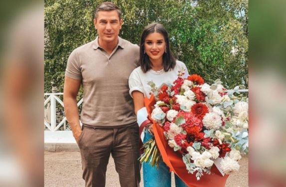 Поклонники Бородиной заподозрили ее в разводе с Омаровым