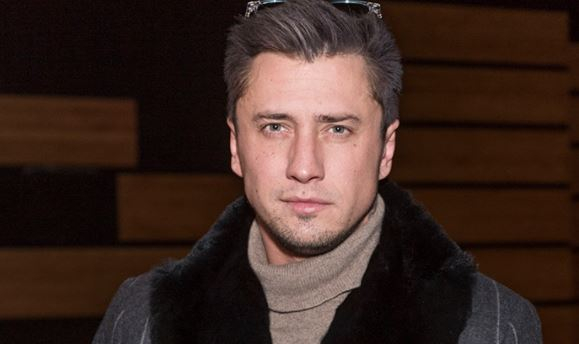 Актер Павел Прилучный оправдался за видео на борту самолета