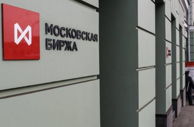 Назван возможный срок возобновления торгов на бирже в России