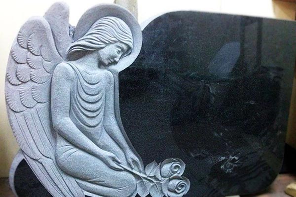 Памятник на могилу из гранита: надежность на века