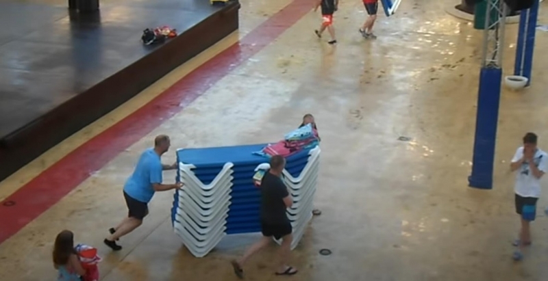 Утреннее сумасшествие: названы самые наглые туристы в курортных отелях