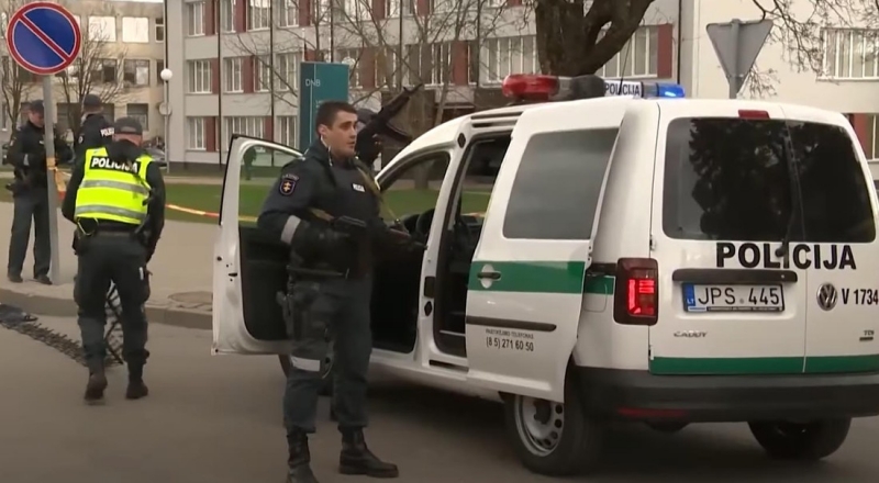 Будет комплексная проверка всех въезжающих: популярная страна сообщила о допуске россиян с шенгеном на руках