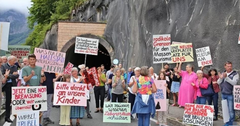 Мы не хотим больше никаких туристов: еще один город восстал против отдыхающих